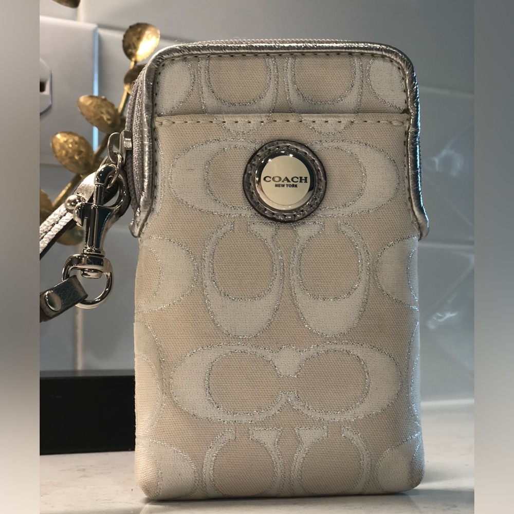 COACH White & Silver Op Art Jacquard Canvas & Leather Wristlet Wallet